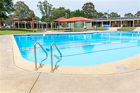 Woodend Outdoor Swimming pool